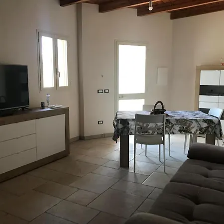 Soffio Del Mare - - Torre Chianca بيت للعطل