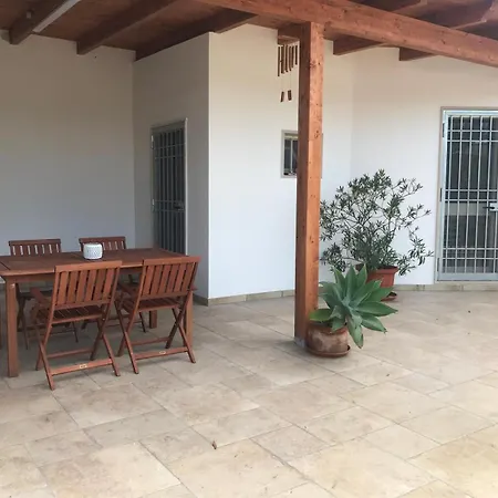 Soffio Del Mare - - Torre Chianca بيت للعطل Monte Grappa