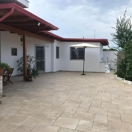 Soffio Del Mare - - Torre Chianca بيت للعطل *