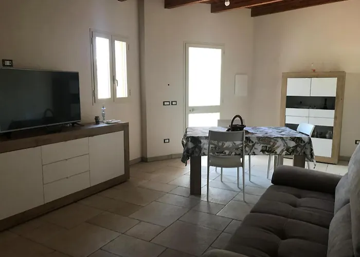 Soffio Del Mare - - Torre Chianca بيت للعطل